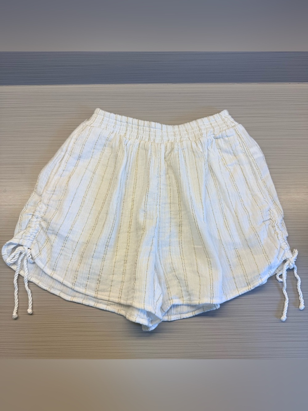 Aerie Women’s Elastic Waist Shorts - White w/ Gold Stripes